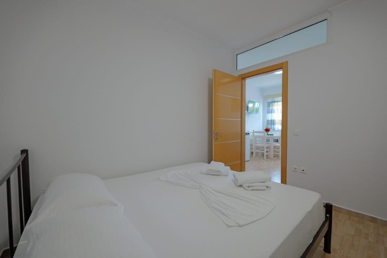Eduard Lagji Apartament Lukovë Habitación foto